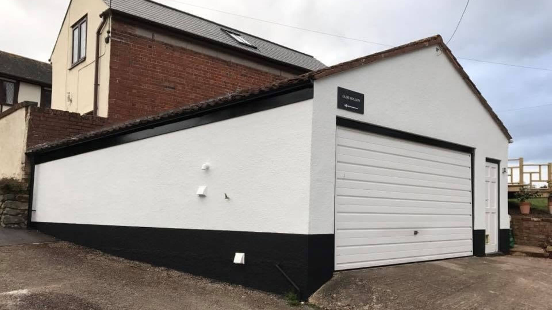 garage-repainted-crediton